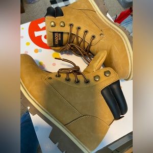 NEVADOS WORK  BOOTS 6 1/2